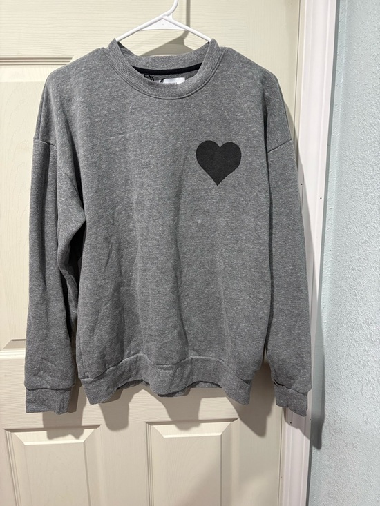 SPRWMN Tops - Heather Gray Heart Crewneck Sweatshirt - Casual Pullover